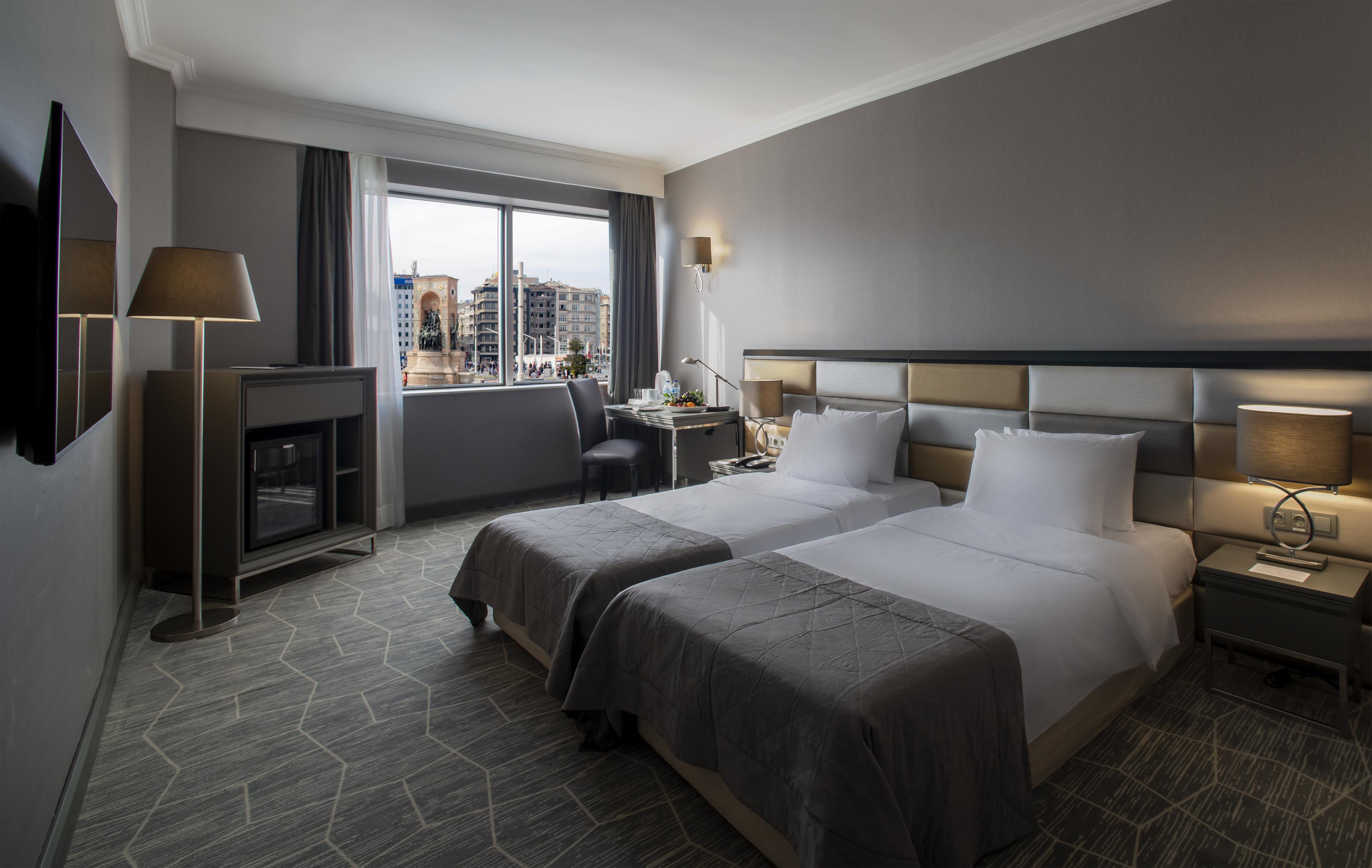Taksim Square מלון 4*